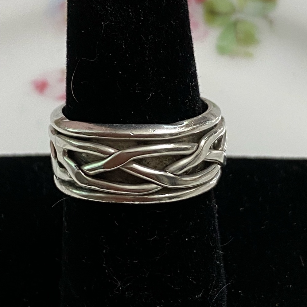 Intricate Silver Celtic Band Ring